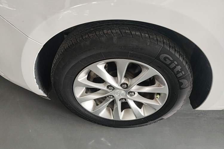 Used Buick GT 2019 15T Dual-Clutch Advanced Version China VI Standard Left Front Wheel Hub