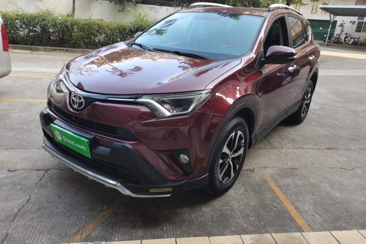 Used Toyota RAV4 2016 2.0L CVT Two-Wheel Drive Fashion Edition China V Standard