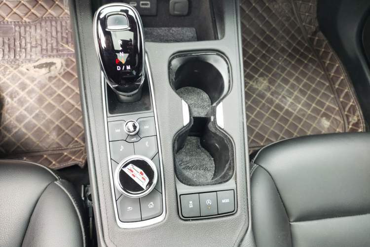 Used Cadillac XT4 2022 28T Two-Wheel-Drive Luxury Version
