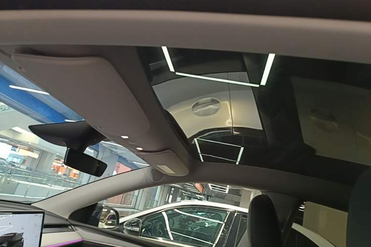 Used Tesla Model Y 2024 Rear-Wheel-Drive Version
