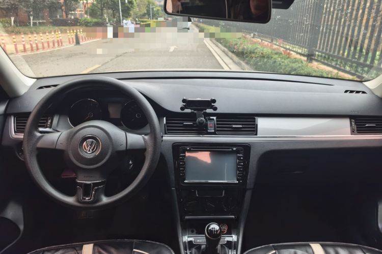 Used Volkswagen Bora 2013 1.6L Manual Fashion Edition
