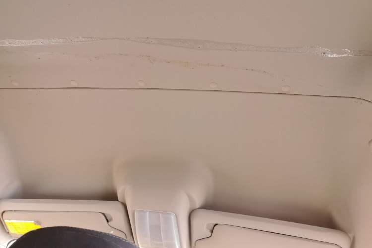 Used SAIC MAXUS Xintu V80 2021 2.0T Manual Classic Aoyuntong Short Wheelbase Mid-Roof 5/6-Seater