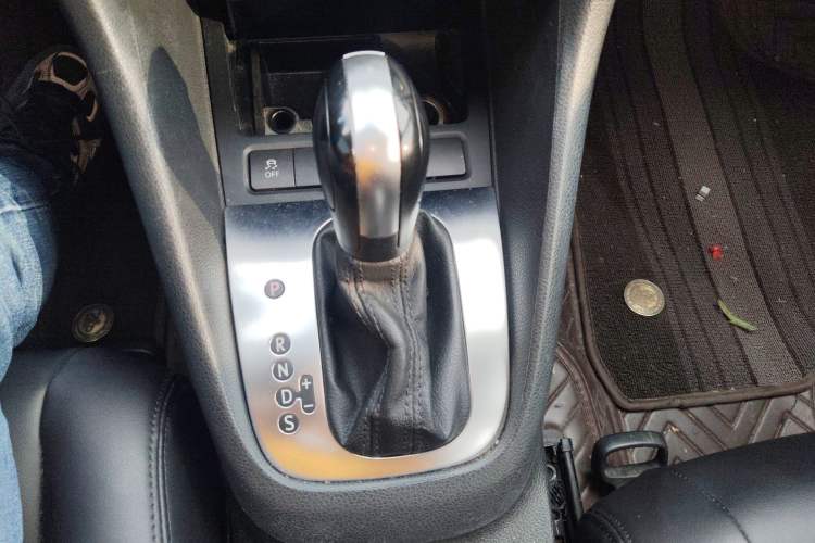 Used Volkswagen Golf 2012 1.6L Automatic Fashion Model