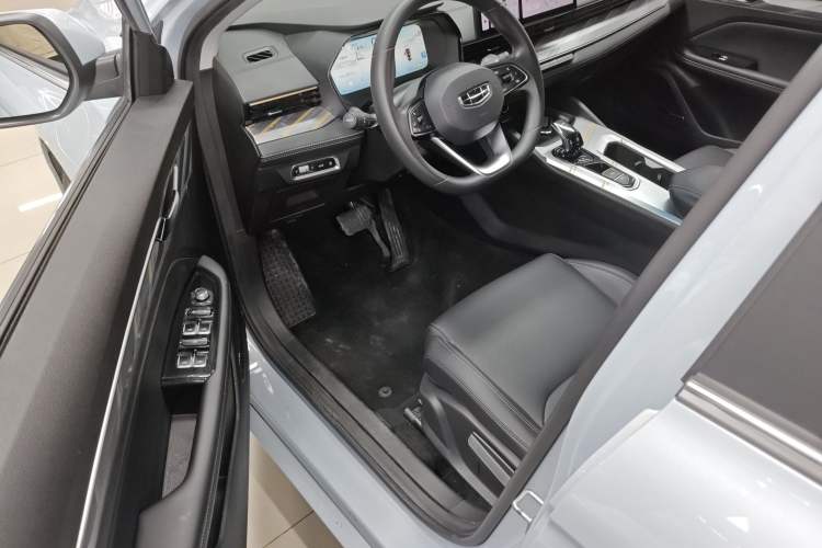 Used Geely Auto Emgrand L HiP 2022 1.5TD-DHT Pro 100KM Super Clean Driver Seat