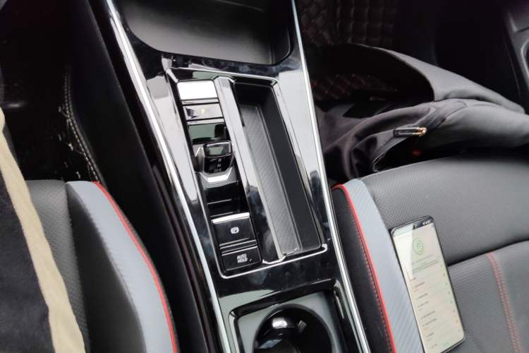 Used Volkswagen Lamando 2023 Lavida L 280TSI DSG Cool & Spicy Edition Gear Lever