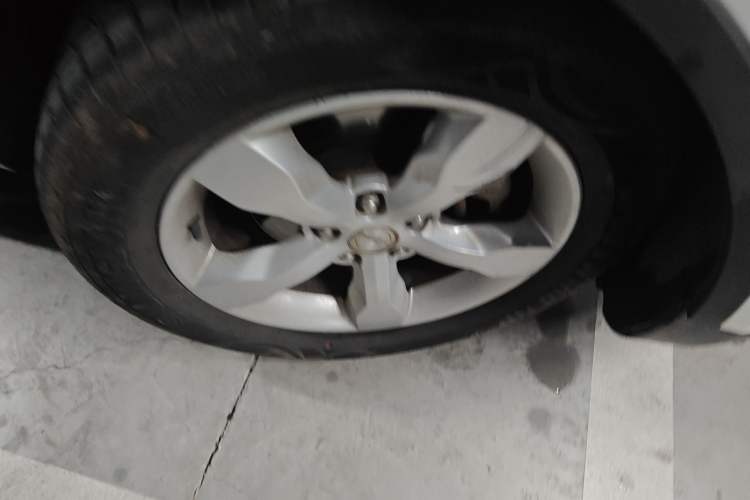 Used Zotye Domy X5 2015 1.5T Manual Supreme Model China IV Standard Right Front Wheel Hub