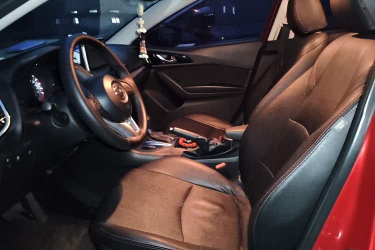 Used Mazda Mazda 3 Axela 2016 Sedan 1.5L Automatic Comfort Model
