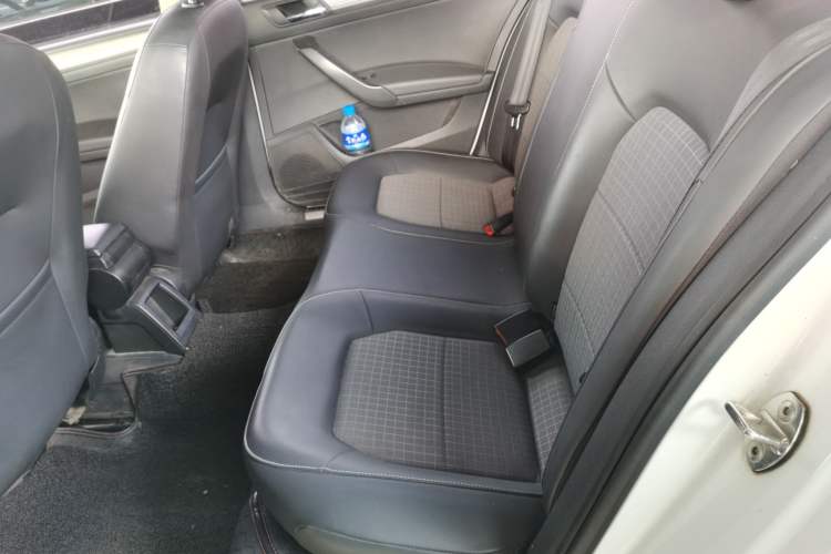 Used Volkswagen Santana 2016 1.6L Manual Comfort Edition
