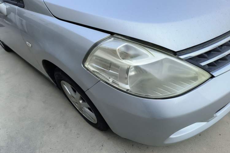 Used Nissan Tiida 2008 1.6L Automatic Fashion Edition Right Front Headlight