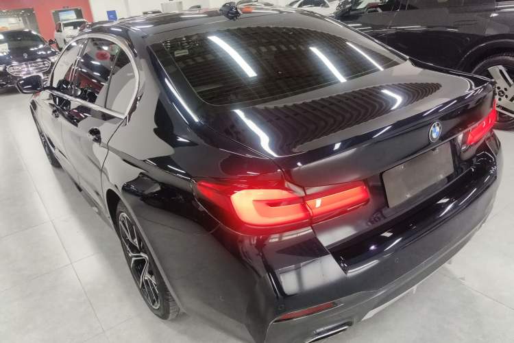 Used BMW 5 Series 2022 530Li Luxury Edition M Sport Package Exterior 2