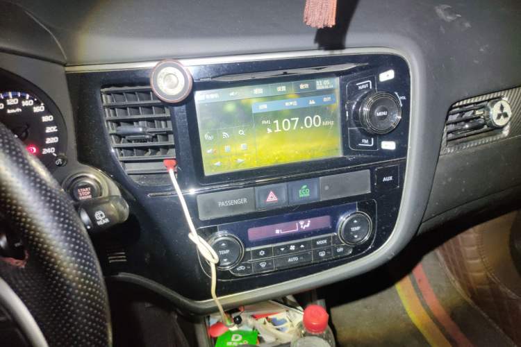 Used Mitsubishi Outlander 2014 2.4L 4x4 Deluxe Value Edition 7 Seats
