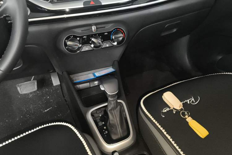 Used Kia kx1 Stonic 2021 1.4L CVT Fun Edition