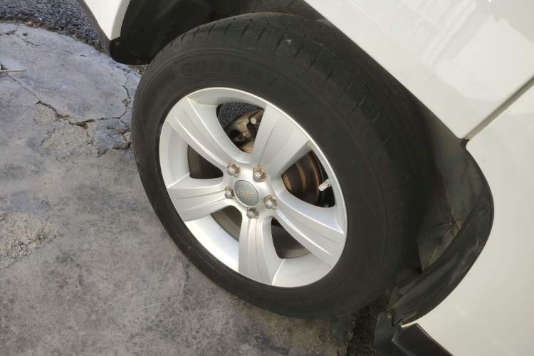 Used Jeep Compass 2015 2.0L two-wheel drive sport version