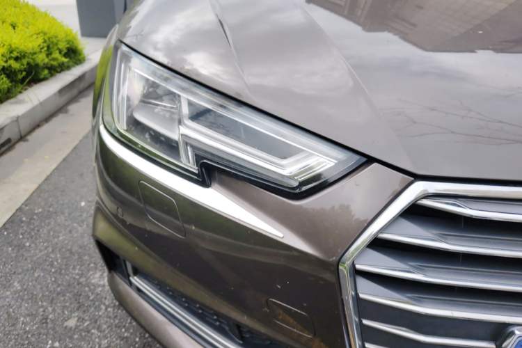 Used Audi A4L 2018 30th Anniversary Edition 40 TFSI Fashion Model
