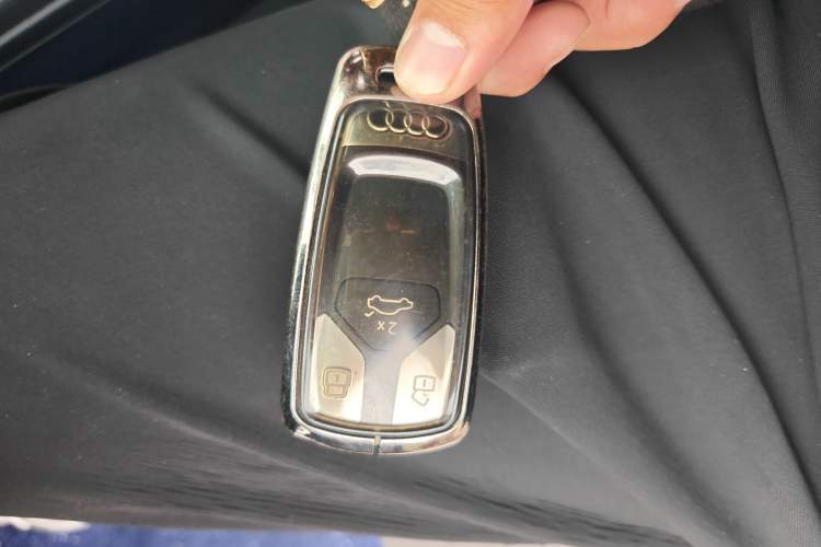 Used Audi A4L 2019 40 TFSI Fashion Edition China VI Emission Standard