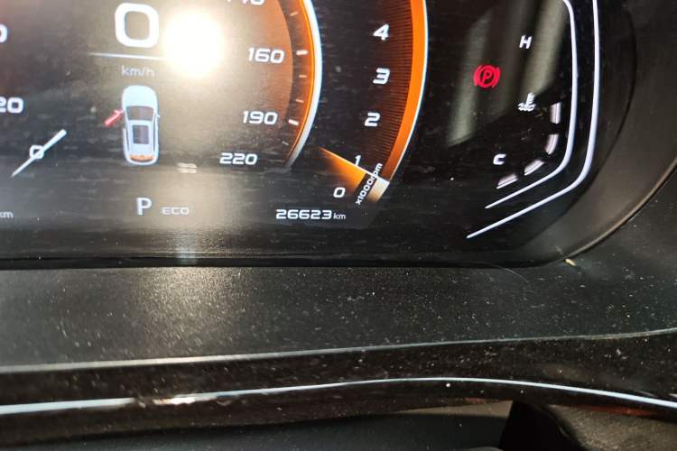 Used CHANGAN OSHAN X5 2022 Sport Edition 1.5T DCT Cyclone Assault Odometer Close Up