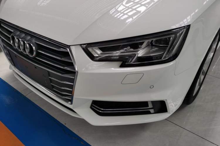 Used Audi A4L 2018 30th Anniversary Edition 40 TFSI Fashion Model
