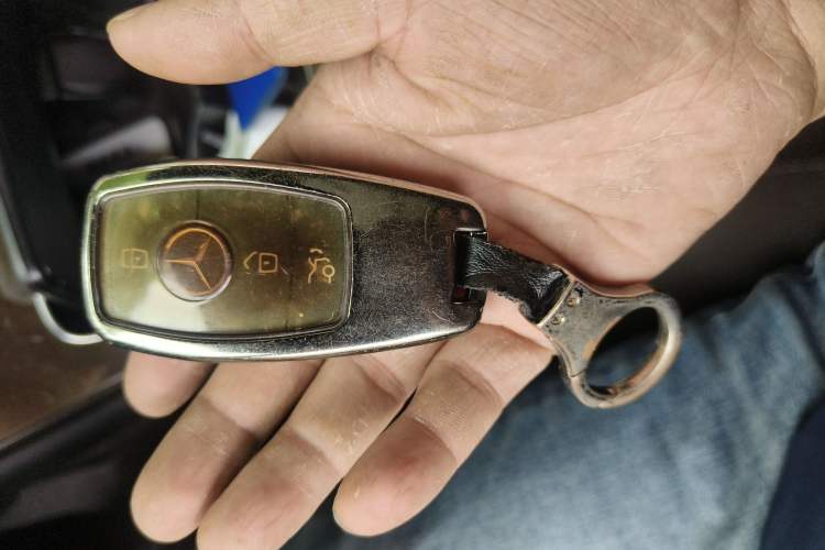 Used Mercedes-Benz GLC 2022 Facelift GLC 260 L 4MATIC Luxury Edition Vehicle Key