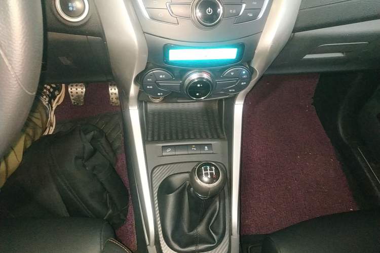 Used BYD Yuan 2017 1.5L Manual Cool Connect Model Gear Lever