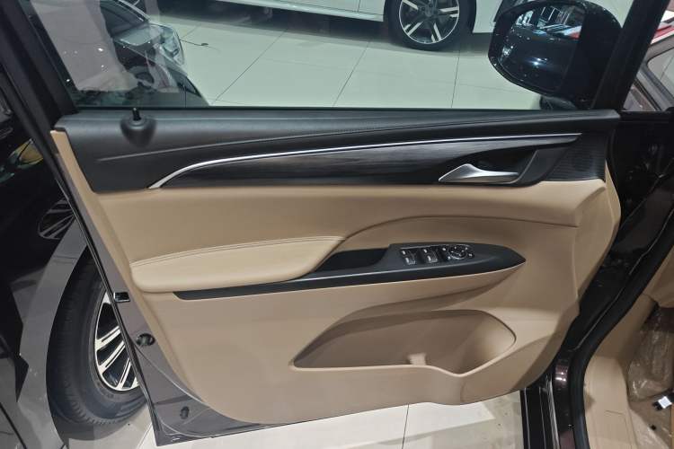 Used Buick GL8 2021 ES Land Cruiser 653T Luxury Edition
