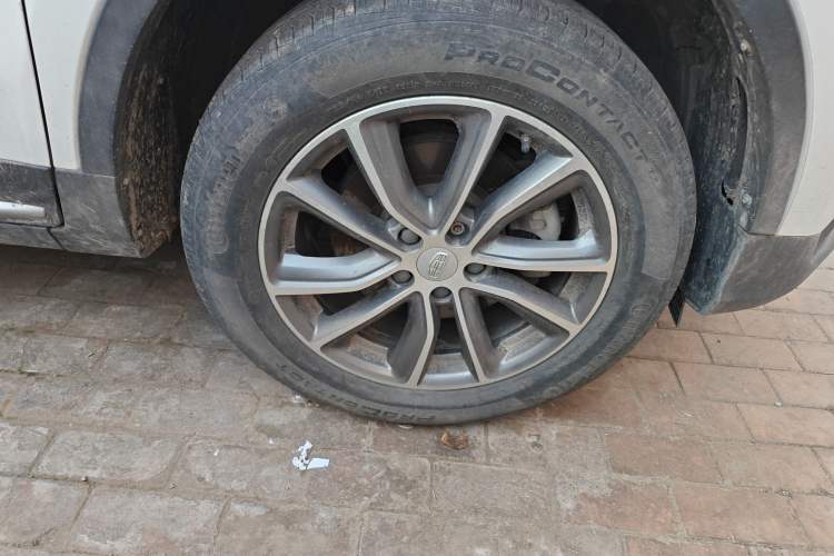 Used Geely Auto Emgrand X7 Sport 2016 1.8TD Automatic Smart Connectivity Version Right Front Wheel Hub