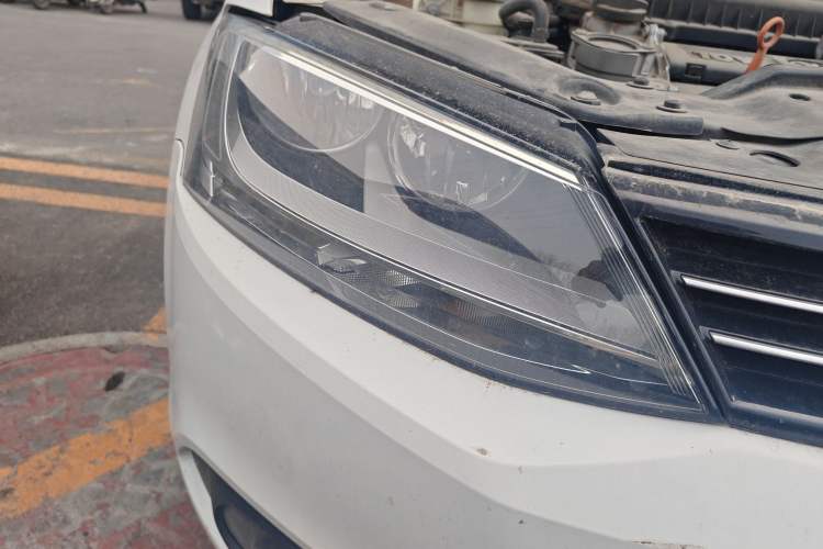 Used Volkswagen Sagitar 2015 1.6L Automatic Comfort Model
