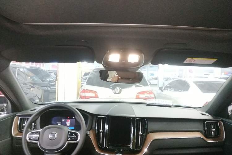 Used Volvo XC60 2023 B5 4x4 Smart Luxury Edition Headliner