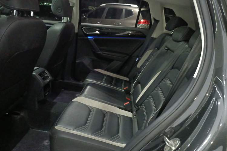 Used Volkswagen Tayron GTE Plug-in Hybrid 2020 1.4T Luxury Model Left Rear Seat