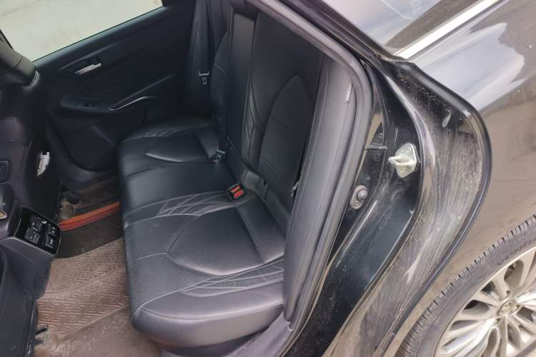 Used Toyota Avalon 2019 Dual-Engine 2.5L XLE Prestige Version China VI Standard
