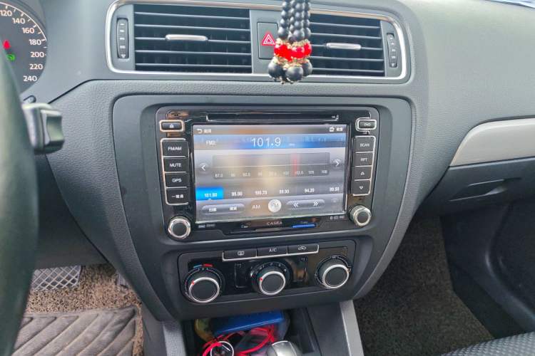 Used Volkswagen Sagitar 2014 Revised Version 1.6L Automatic Leading Edition