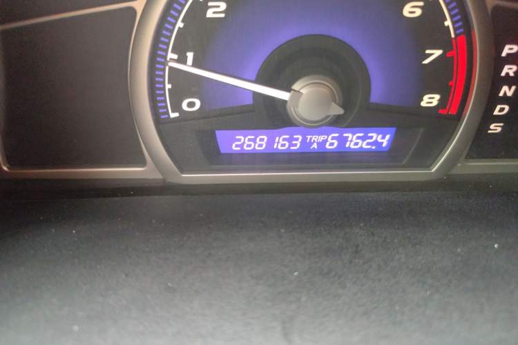 Used Honda Civic 2009 1.8L automatic luxury edition Odometer Close Up