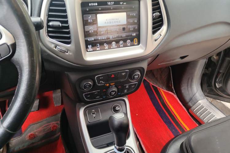 Used Jeep Compass 2017 200T Automatic Family Edition Audio And AC Panel