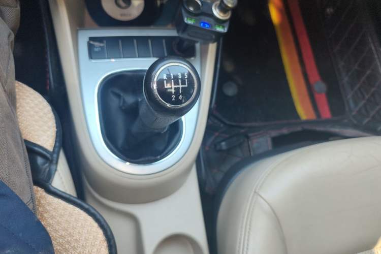 Used Volkswagen Lavida 2011 1.6L Manual - Premium Edition Gear Lever