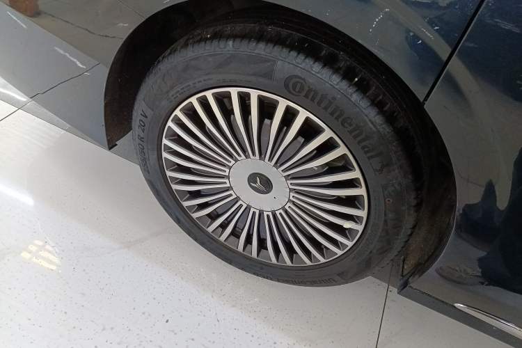 Used VOYAH Dream 2025 PHEV Four-Wheel Drive Prestige Kunpeng Edition
