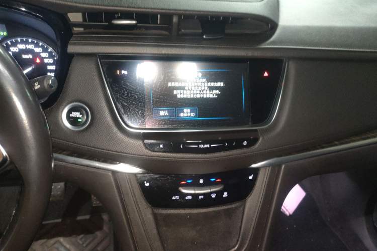 Used Cadillac XT5 2018 25T Luxury Model
