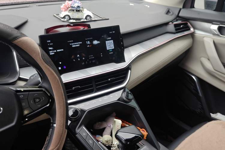 Used Lynk & Co 06 EM-P 2022 PHEV Shero Pink Special Edition