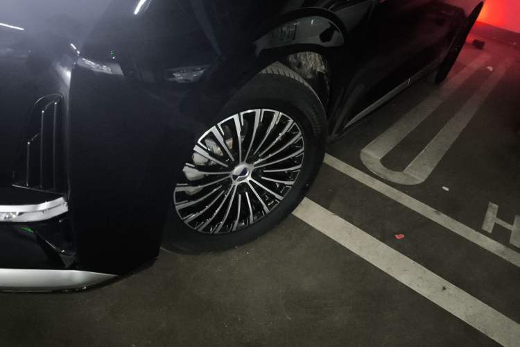 Used Denza D9 2024 DM-i 980 Four-Wheel Drive Prestige Model
