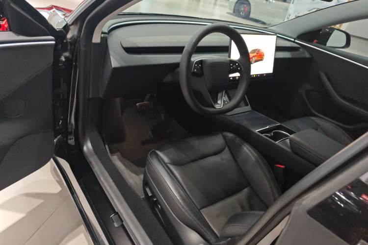 Used Tesla Model 3 2023 Long-Range All-Wheel-Drive Version