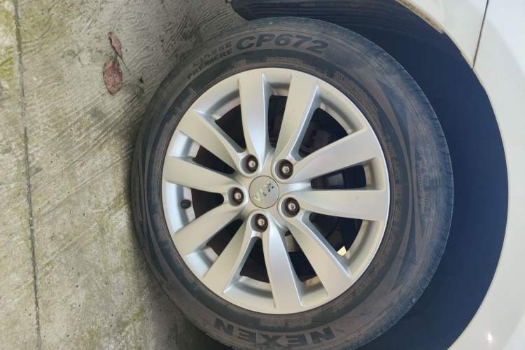Used Kia K3 2015 1.6L Manual GLS Right Rear Wheel Hub