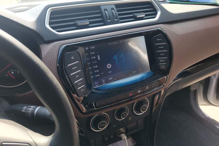 Used Great Wall Wingle 6 2017 2.4L Gasoline Two-Wheel Drive Elite Version 4G69
