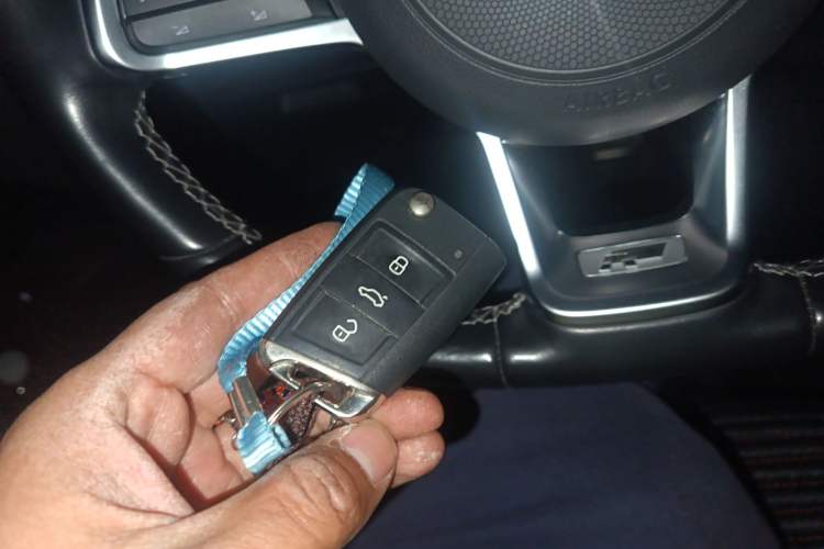 Used Volkswagen Tiguan L 2020 330TSI Automatic Two-Wheel Drive R-Line Flagship Version China VI Standard
