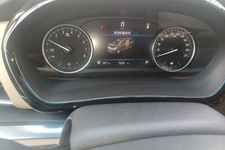 Used Buick GL8 2023 Land Executive Class Deluxe Model