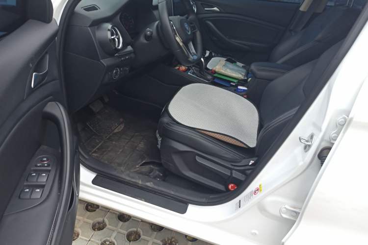 Used BYD Song 2020 Classic Edition 1.5T Automatic Elite Model Driver Seat