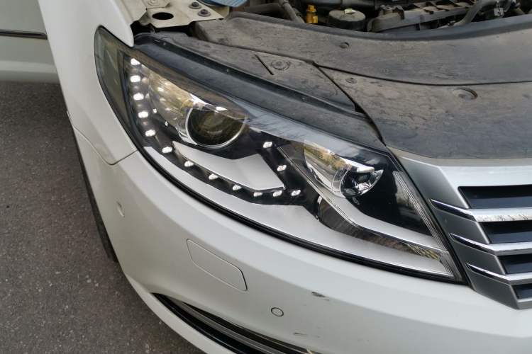 Used Volkswagen FAW-Volkswagen CC 2015 2.0 TSI Luxury Model Right Front Headlight