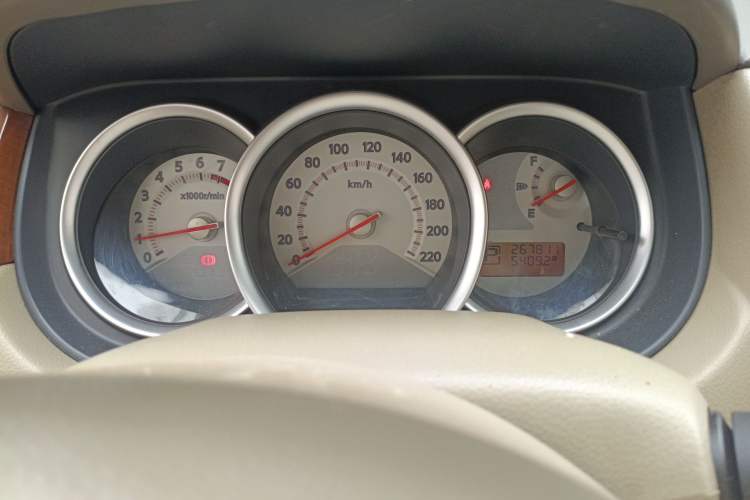 Used Nissan Tiida Sedan 2009 1.6L Automatic Tech Edition Instrument Cluster