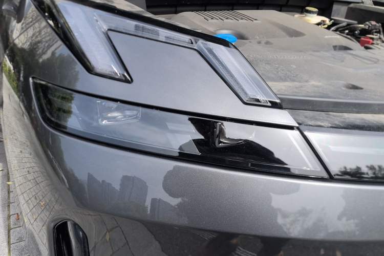 Used Lynk & Co 08 EM-P 2023 120km Long-Range Halo Right Front Headlight