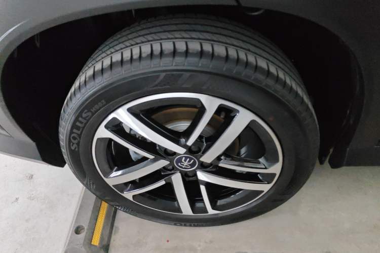 Used BYD Song L DM-i 2025 Intelligent Driving Version 112 km Leading Trim Right Rear Wheel Hub