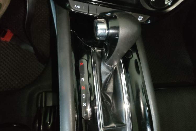 Used Honda Vezel 2015 1.5L CVT two-wheel drive Comfort trim