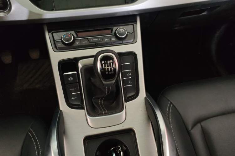 Used Geely Auto Emgrand X7 Sport 2016 2.0L Manual ZhiShang Version Gear Lever