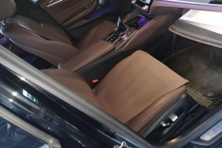 Used BMW 5 Series 2022 Second Facelift 530Li Leading Edition M Sport Package
